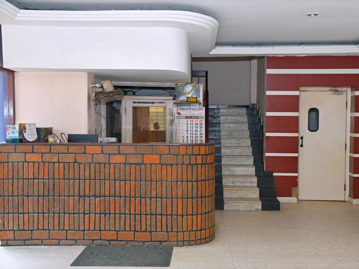 Hotel Aditya Puduccseri Kültér fotó