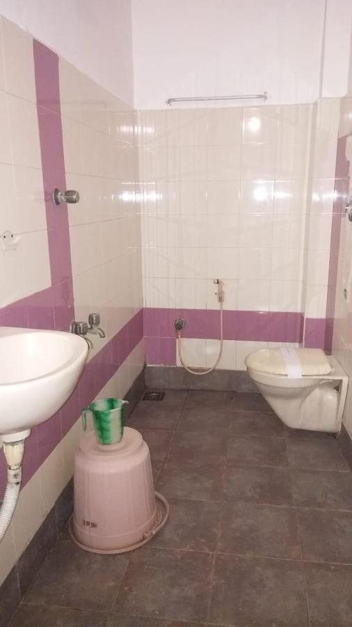 Hotel Aditya Puduccseri Kültér fotó
